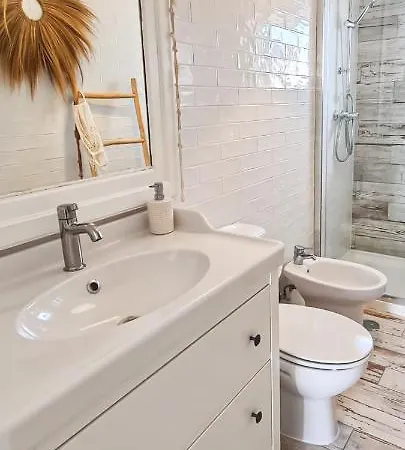 O Canto Da Parra - Hot Jacuzzi - Swimming Pool - Wifi - By Bedzy Gale (Albufeira)